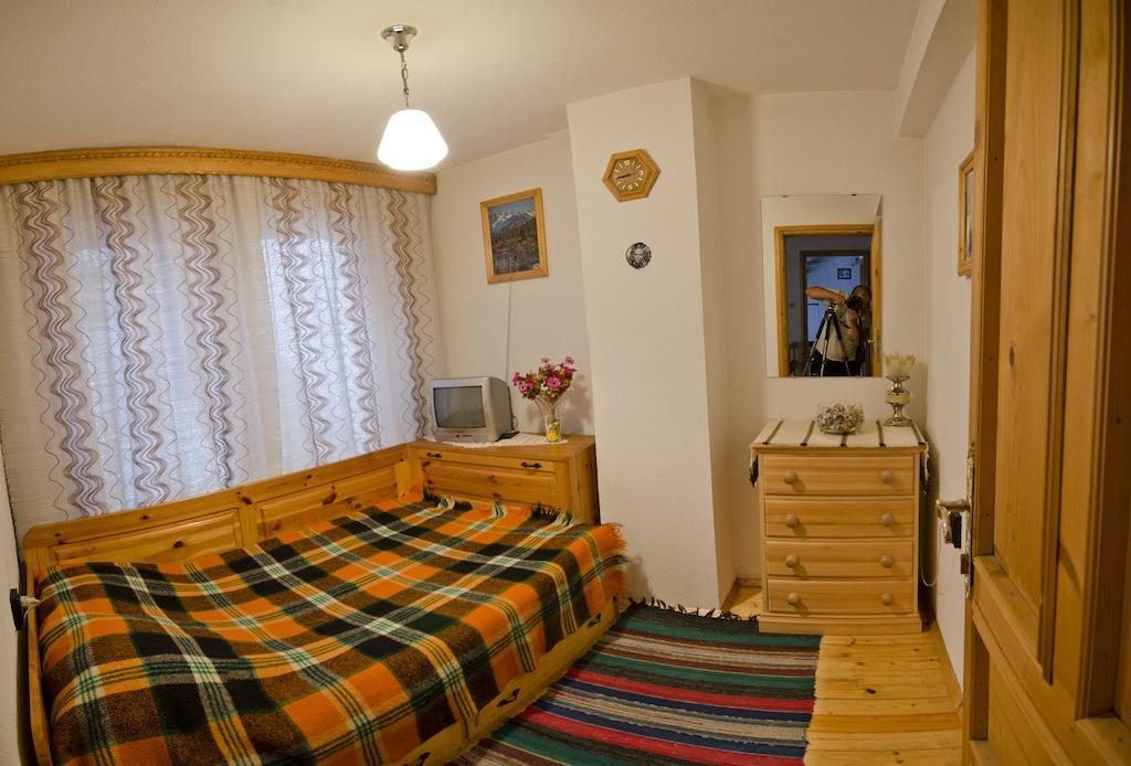 Palyongov Guest House Chepelare Room photo